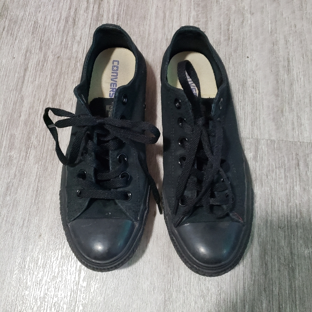 All Black Converse Low Tops size 39